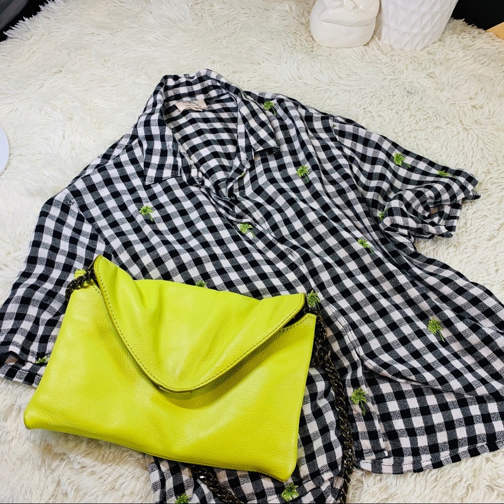 DIZZY LIZZY Black and white buffalo check crop top